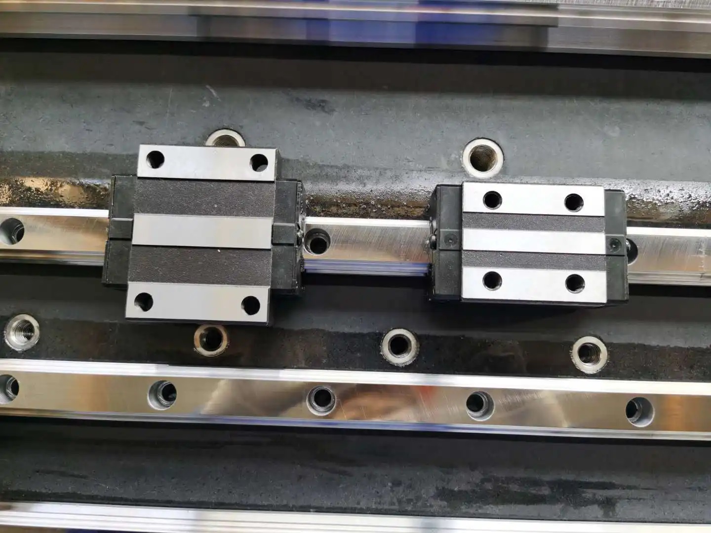 加工中心导轨图片