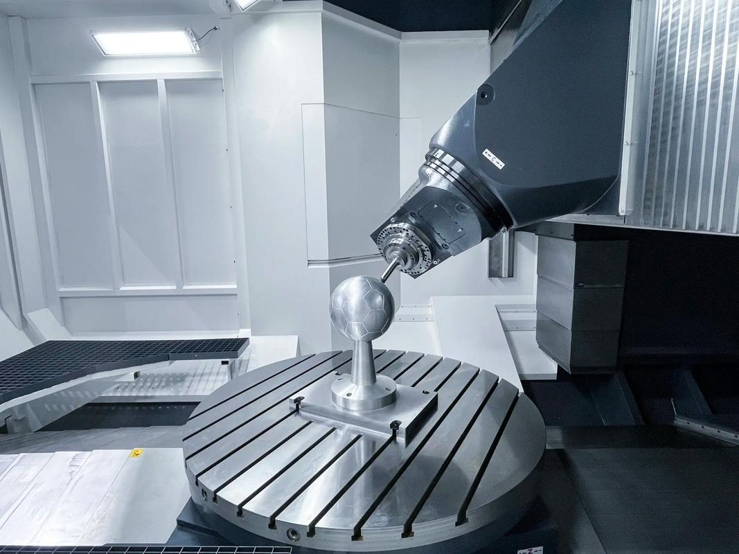 卧式五轴加工中心