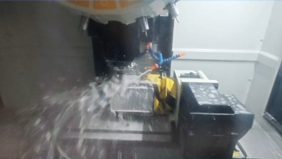 钻攻中心铣钢件