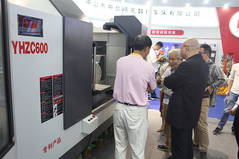 风暴娱乐新品双头卧深圳发布现场 风暴娱乐新品双头卧深圳发布现场